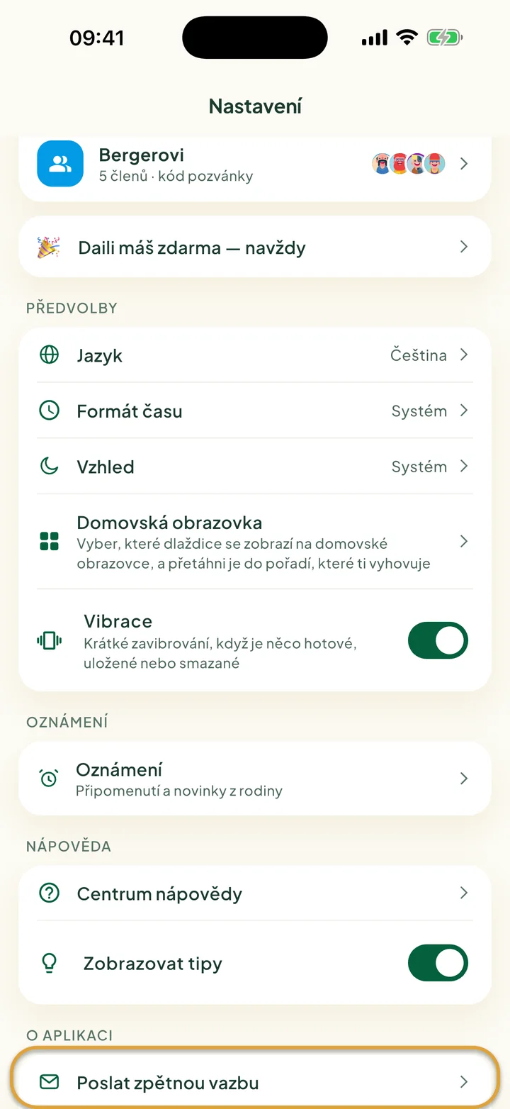 Obrazovka Nastavení. Zakroužkovaný je řádek Poslat zpětnou vazbu v sekci O aplikaci.