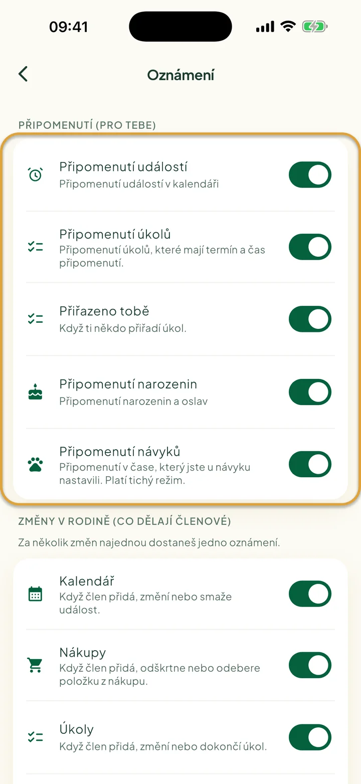Obrazovka Oznámení. Zakroužkovaná je skupina Připomenutí (pro tebe) s pěti přepínači.