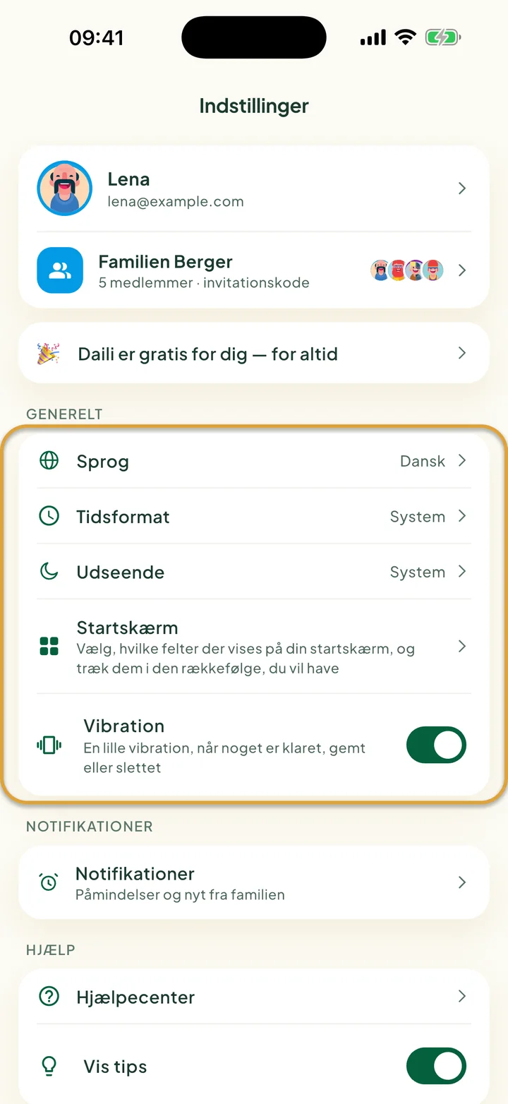 Skærmen Indstillinger. Kortet Generelt med Sprog, Tidsformat, Udseende, Startskærm og Vibration er markeret med en cirkel.