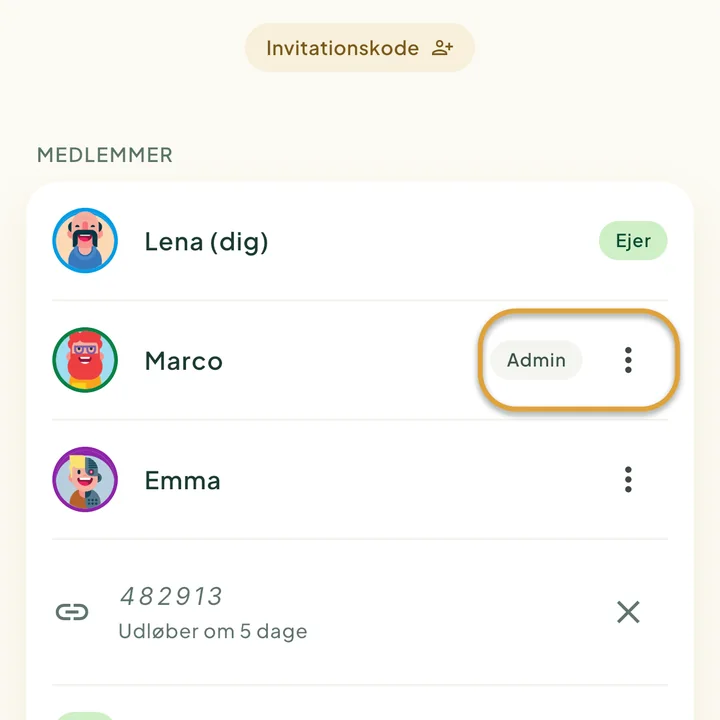 Listen over medlemmer på skærmen Familie med mærkerne Ejer og Admin. Mærket Admin og knappen ⋮ ved siden af Marco er markeret med en cirkel.