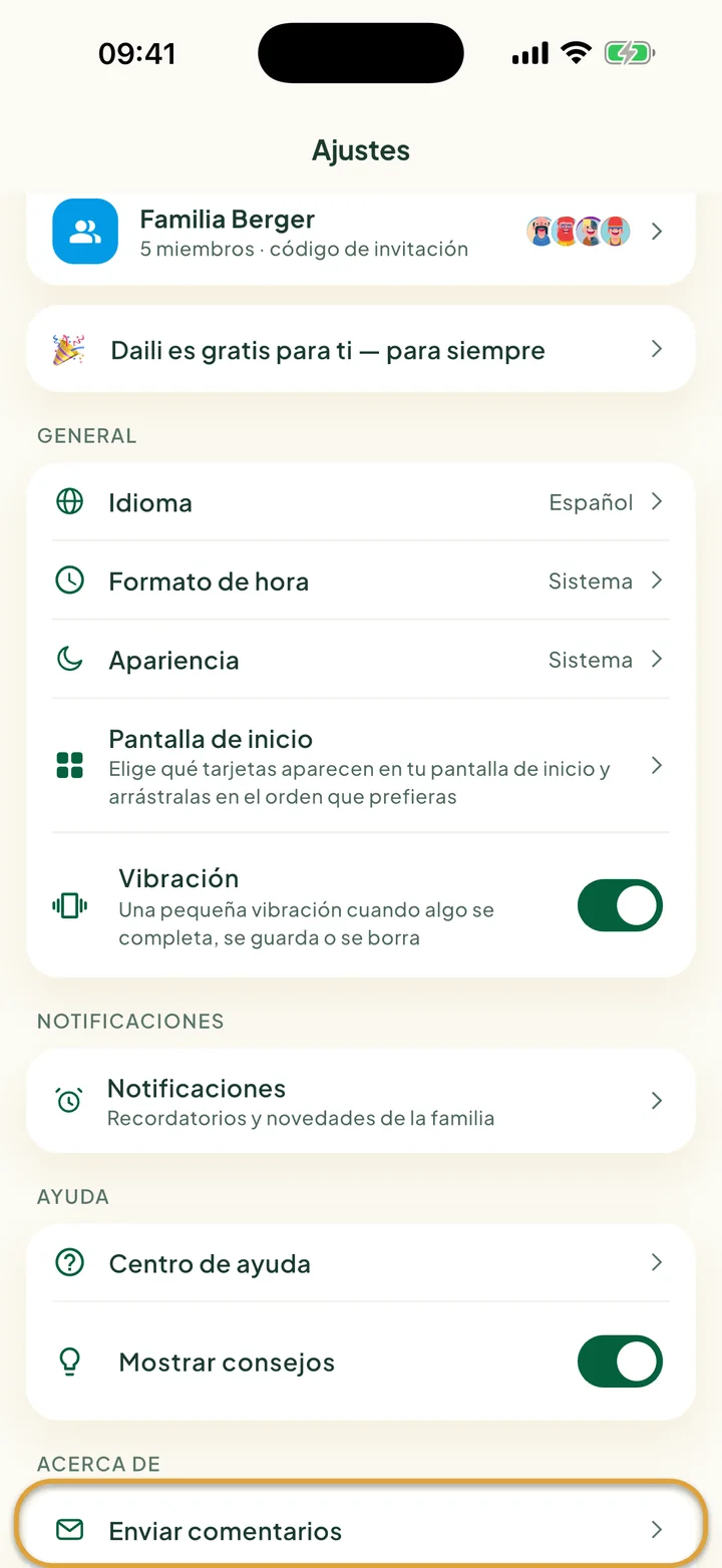 La pantalla Ajustes. Enviar comentarios, bajo Acerca de, está marcado con un círculo.