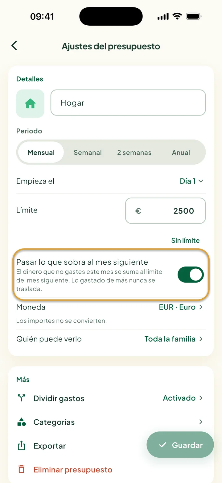 Ajustes del presupuesto con Pasar lo que sobra al mes siguiente activado. El interruptor está marcado con un círculo.