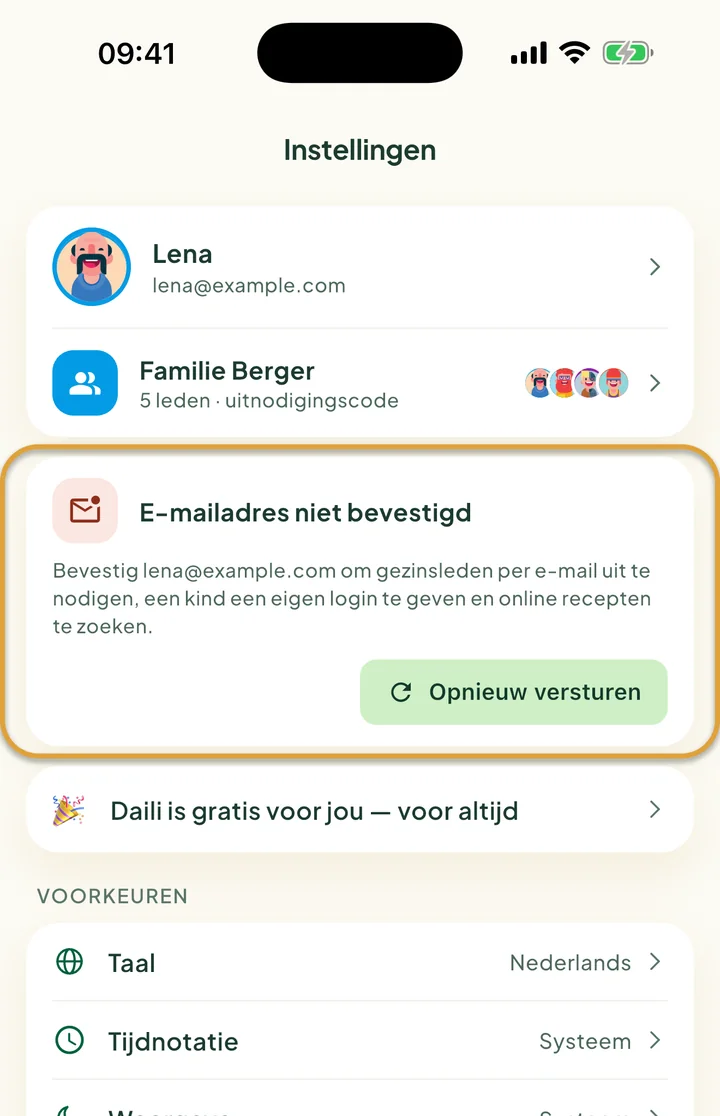 De bovenkant van Instellingen. De kaart E-mailadres niet bevestigd met de knop Opnieuw versturen is omcirkeld.