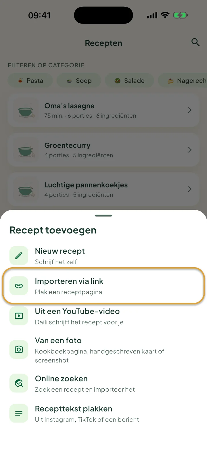Het scherm Recepten met het menu + open. Importeren via link is omcirkeld.