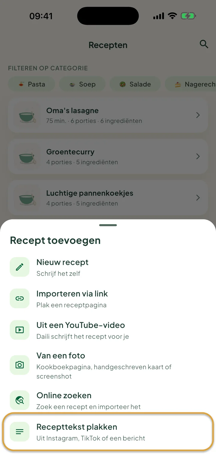 Het scherm Recepten met het menu + open. Recepttekst plakken is omcirkeld.