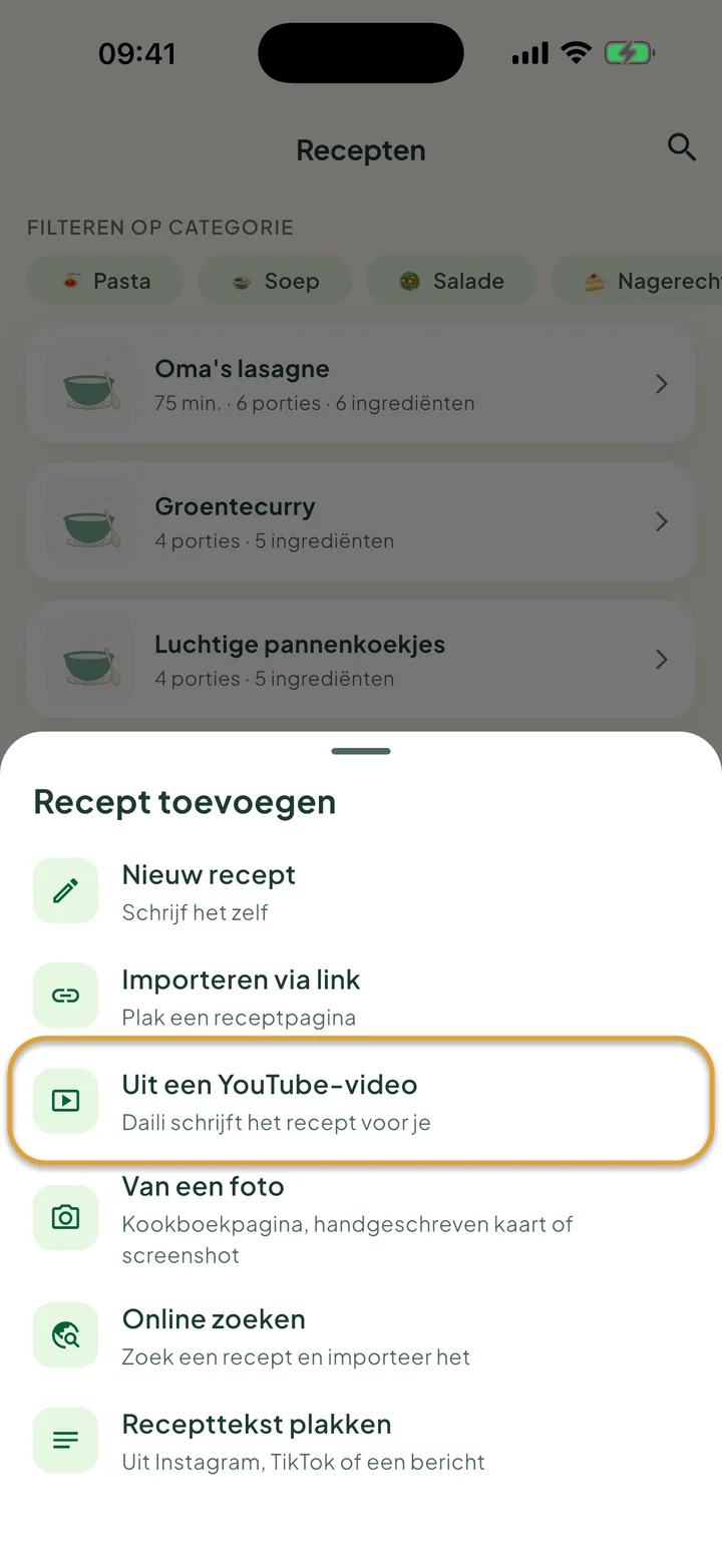 Het scherm Recepten met het menu + open. Uit een YouTube-video is omcirkeld.