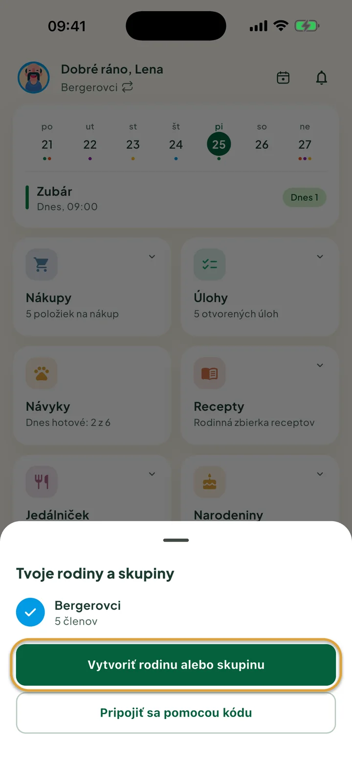 Panel Tvoje rodiny a skupiny nad domovskou obrazovkou. Zakrúžkované je tlačidlo Vytvoriť rodinu alebo skupinu.
