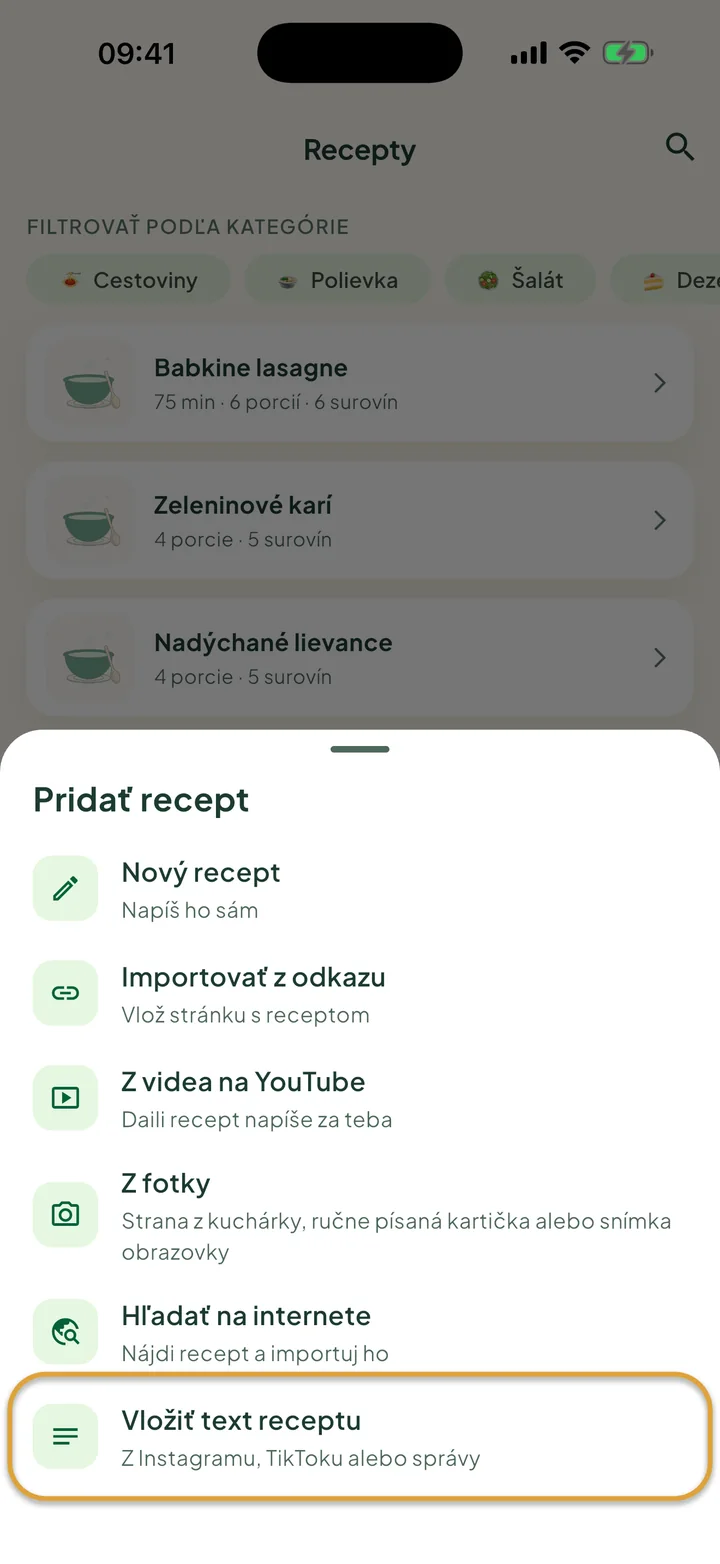 Obrazovka Recepty s otvorenou ponukou +. Zakrúžkované je Vložiť text receptu.