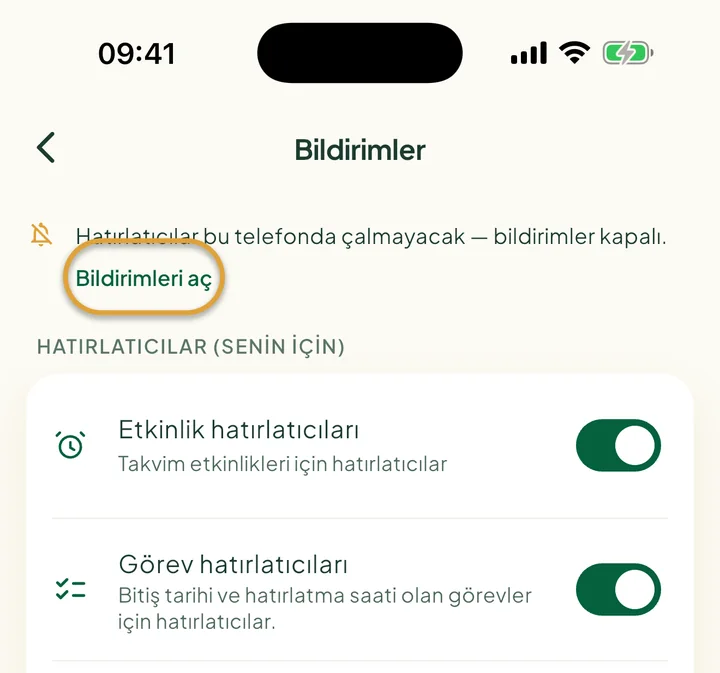 Bildirimlerin kapalı olduğunu söyleyen notla Bildirimler ekranının üst kısmı. Bildirimleri aç daire içine alınmış.